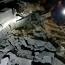 Batman’da 2 katlı metruk bina çöktü