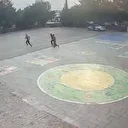 Faciayı okul müdürü önledi: Çocukların üzerine giden aracı son anda durdurdu