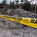 Endoneyza’da yatılı okul çöktü: 3 ölü, 38 kişi enkaz altında