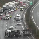 İstanbul'da Kuzey Marmara Otoyolu'nda TIR devrildi