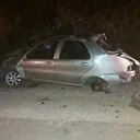 Beton zemine çarpan otomobildeki iki kişi yaralandı