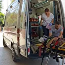 Traktörün altında kalan yaşlı kadın ağır yaralandı