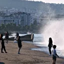 Samsun'da olumsuz hava şartları nedeniyle denize girmek yasaklandı