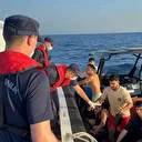 17 düzensiz göçmen kurtarıldı: 1 göçmen kaçakçısı yakalandı