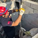 Tuvalet kuyusuna düşen boğa itfaiye ekipleri tarafından kurtarıldı