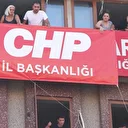 Bahçelievler İlçe Başkanlığı binasına 'CHP İstanbul İl Başkanlığı' pankartı asıldı