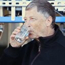 Bill Gates insan dışkısından elde edilen suyu içti!