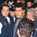 Sadece onu dinlemediler