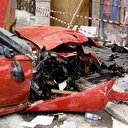 Milyonluk arabayı 3 saniyede paramparça etti