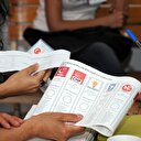 İstanbul'daki oy pusulalarında partilere şok