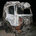 PKK yol kesip tırı ateşe verdi