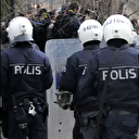 Tabancasını tuvalette unuttu