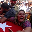 Şehidin annesi tabut başında sinir krizi geçirdi