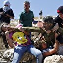 İsrail askerlerine direnen kız Ahed Tamimi çıktı