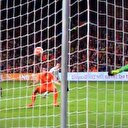 Van Persie'den kendi kalesine müthiş gol