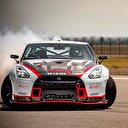 Yeni kral Nissan GT-R: 305 km/s hızla drift!