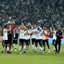 Beşiktaş yoğurdu üfleyerek yiyor