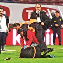 Trabzon-F.Bahçe derbisi yarıda kaldı