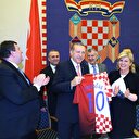 Efsane golcüden Erdoğan'a özel forma