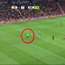 Arena'da sahaya taraftar girdi