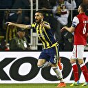 Mehmet Topal Fenerbahçe'de kalıyor