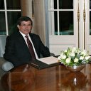 Davutoğlu istifasını sundu