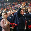 Kongrede Davutoğlu'na sevgi seli