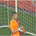 Podolski imkansızı kaçırdı