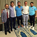 Arda Turan ve Volkan Şen teravih namazı kıldı