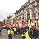 Dünya başlarına yıkıldı