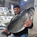 Karadeniz'de 8 kiloluk levrek yakalandı