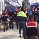Göçmen kılığına giren jandarma kaçakçıları yakaladı