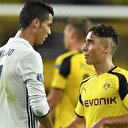 Türk futbolseverler Emre Mor'u arattı