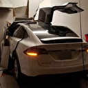 Tesla bu kez salona girdi