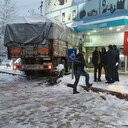 Arızalanan telefonunu aldığı mağazaya kamyonla girdi