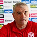 Rıza Çalımbay: Sandro her maçta oyundan atılır