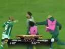 Melo rakibine yumruk attı saha karıştı!
