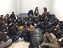 İzmir-Çeşme otoyolunda 57 göçmen yakalandı! İzmir haberleri