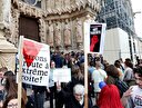 Fransa'da Le Pen protesto edildi