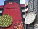 Kayyum baklavacının tabelasını indirdi