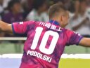 Podolski şov yaptı! İlk maçta 2 gol!