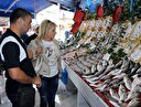 Balık fiyatları yarı yarıya düştü