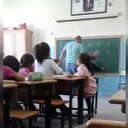 İlkokulda şok görüntüler: Öğretmen değil maganda!