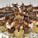 Böcek yiyerek para kazanıyorlar