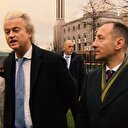Müslüman düşmanı Wilders cami avlusuna gitti
