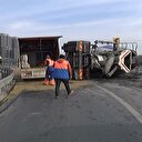 Bakırköy'de beton mikseri devrildi