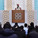 Diyanet İşleri Başkanı Erbaş gençlerle birlikte Mehmetçiğe dua etti