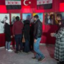 Suriyeli ressamlar Azez'de sergi açtı