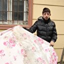 Camdan düşen çocuğu vatandaşlar kurtardı