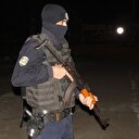 Sahneyi izleyen polisten dizi oyuncularına şok baskın